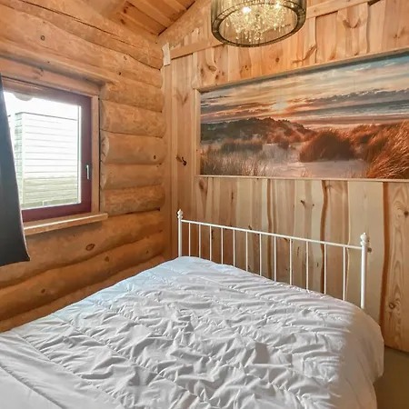 3 Bedroom Lovely In Holiday home Den Oever